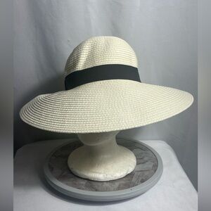 Nordstrom Wide Brim Sun Hat White Straw Floppy Black Band One Size